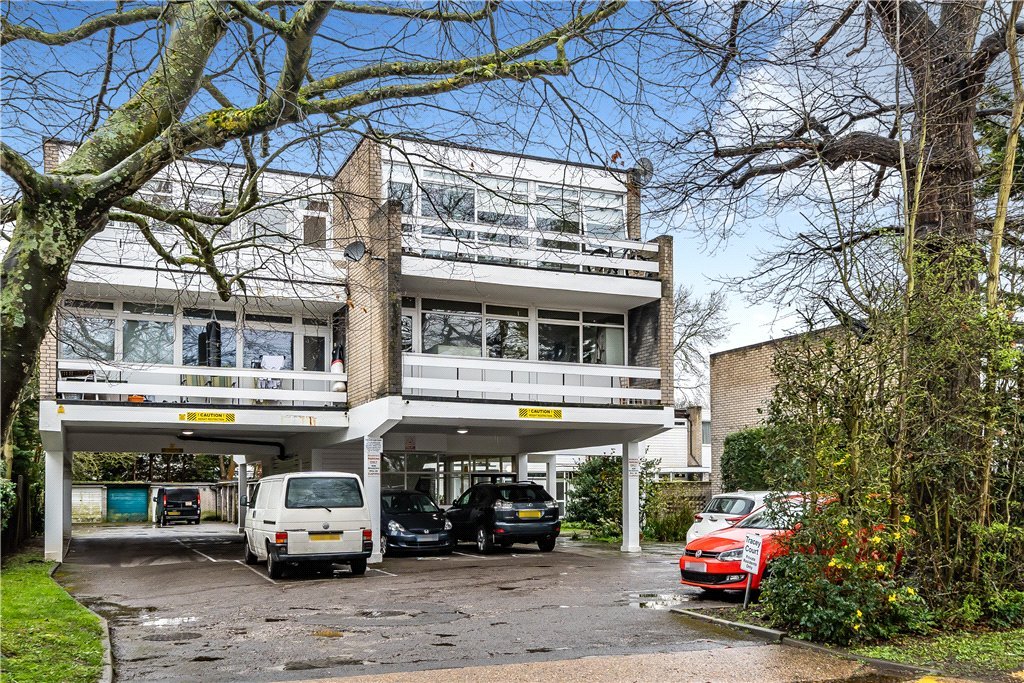 1 bedroom Flat/Apartment for sale in Tracy Court, Belmont Lane