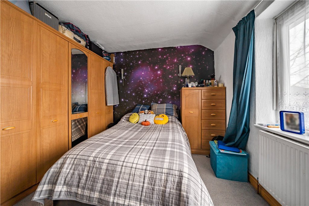 2 bedroom House for sale in Woodrow Avenue, Hayes, Middlesex, UB4