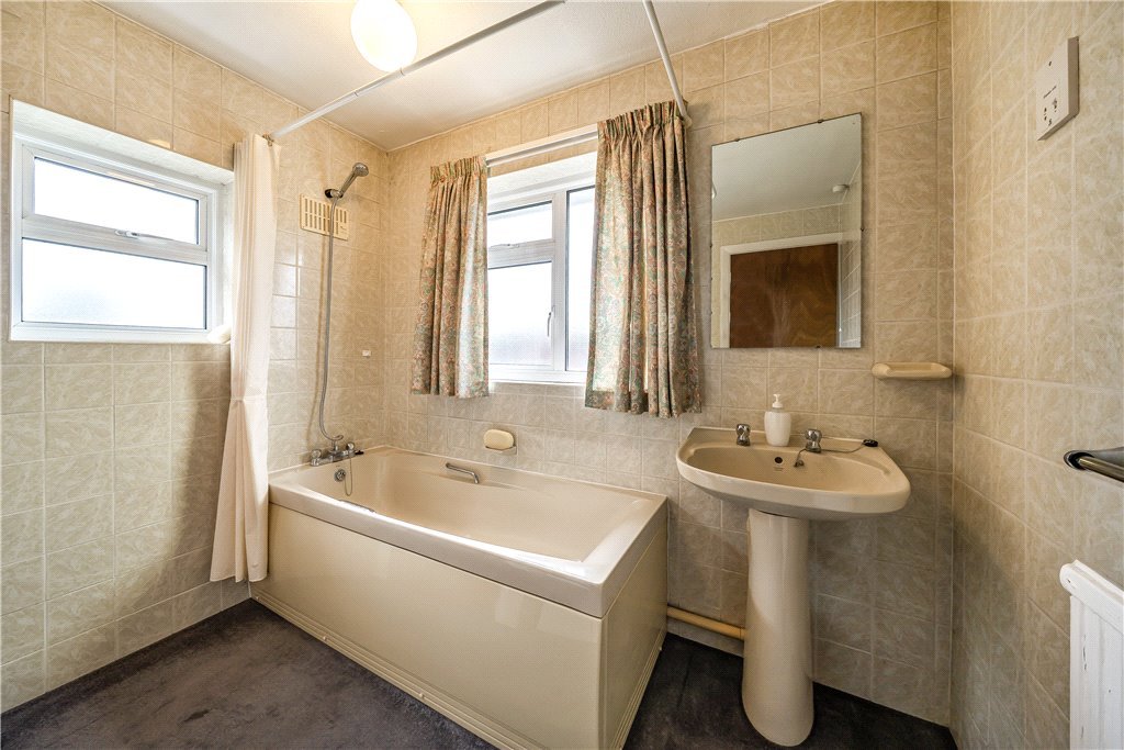 3 bedroom House for sale in Birchmead Avenue, Pinner, Middlesex, HA5