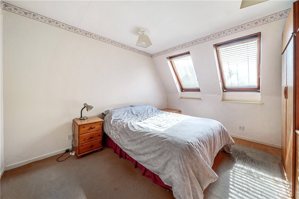 2 bedroom House for sale in Thirlmere Gardens, Northwood, Middlesex