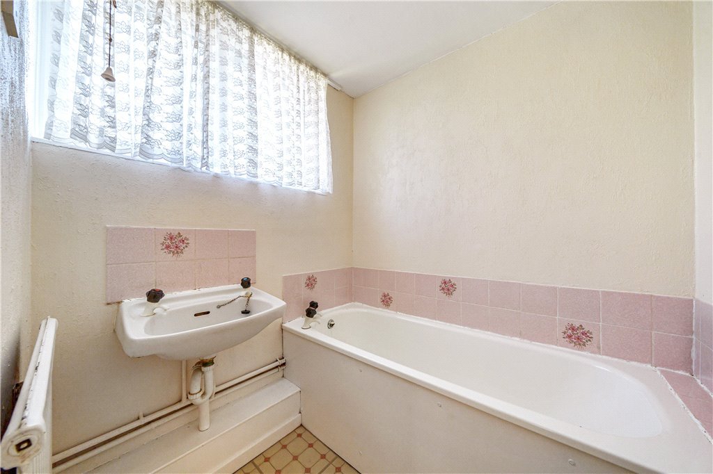 2 bedroom House for sale in Thirlmere Gardens, Northwood, Middlesex