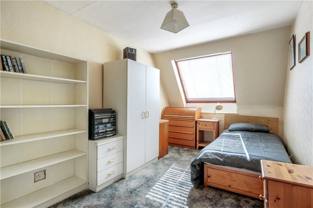 2 bedroom House for sale in Thirlmere Gardens, Northwood, Middlesex