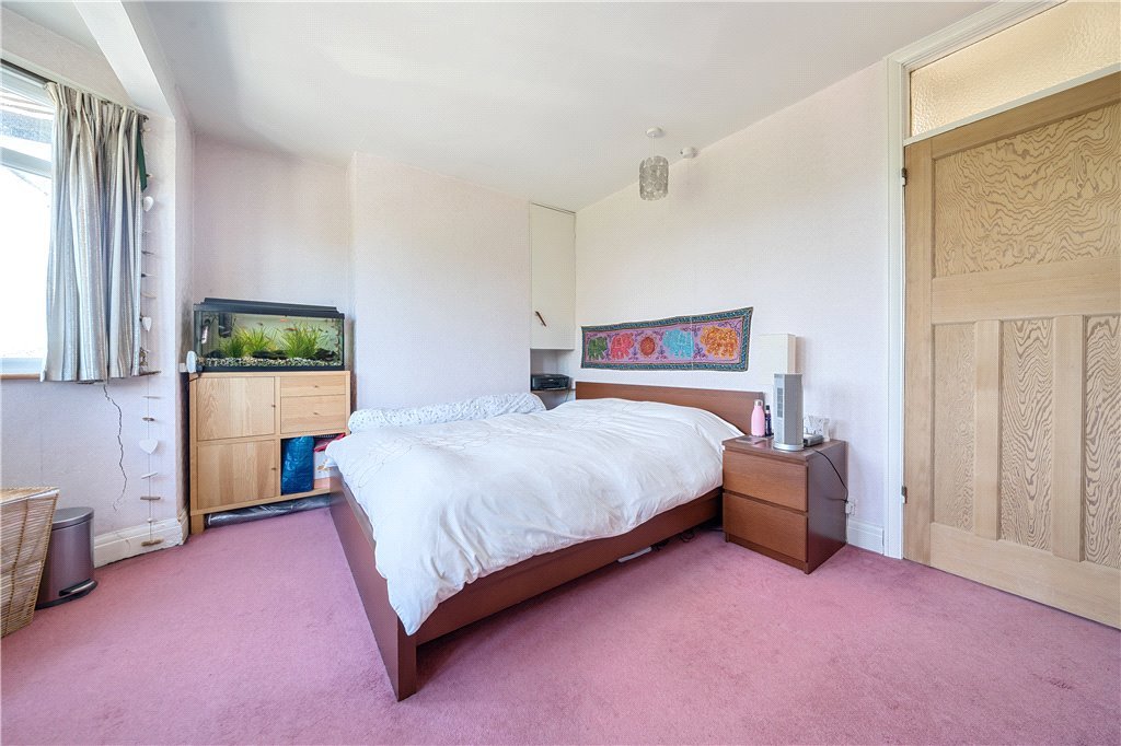 2 bedroom House for sale in Bridgwater Road, Ruislip, Middlesex, HA4