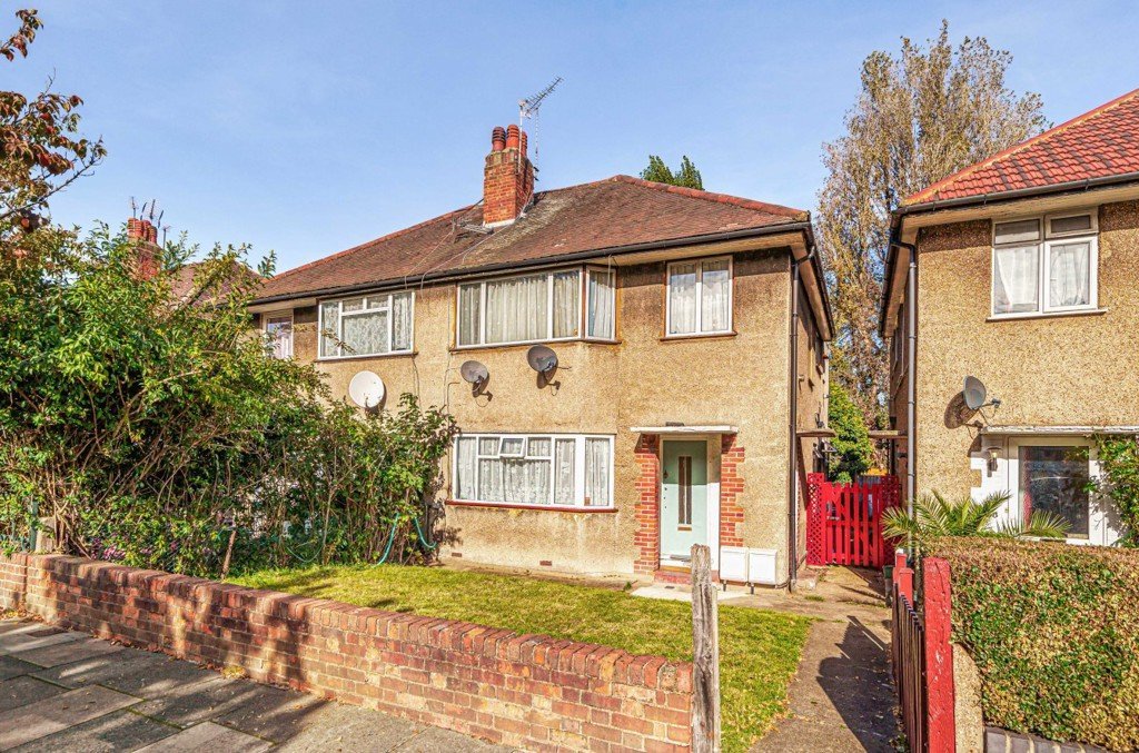 2 bedroom for sale in Connell Crescent, Ealing, London, W5 Gibbs Gillespie