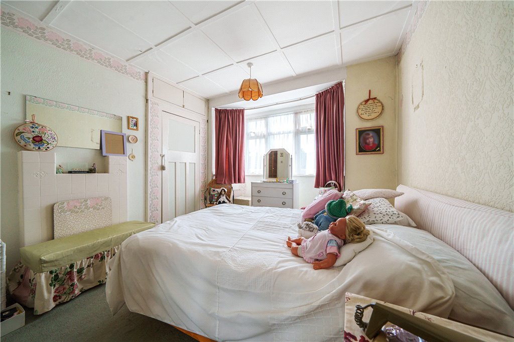 3 bedroom House for sale in Cleveland Road, Ealing, W13 Gibbs Gillespie