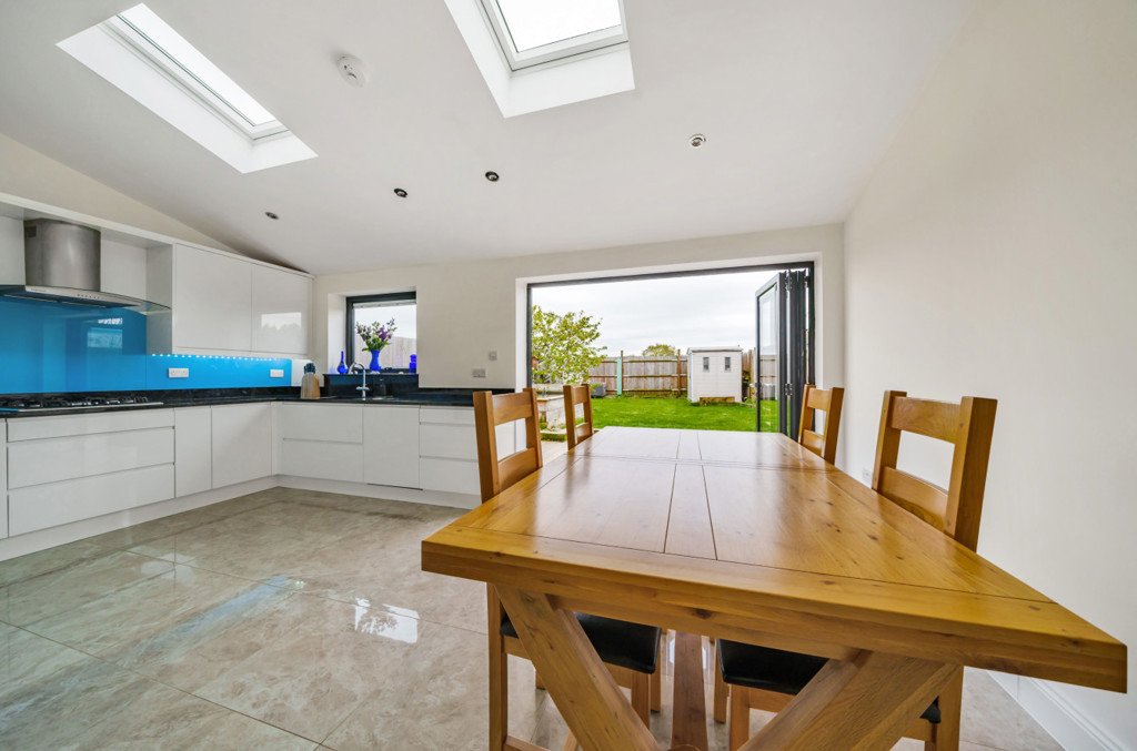 2 bedroom House for sale in Cowdray Road, Hillingdon, UB10 Gibbs