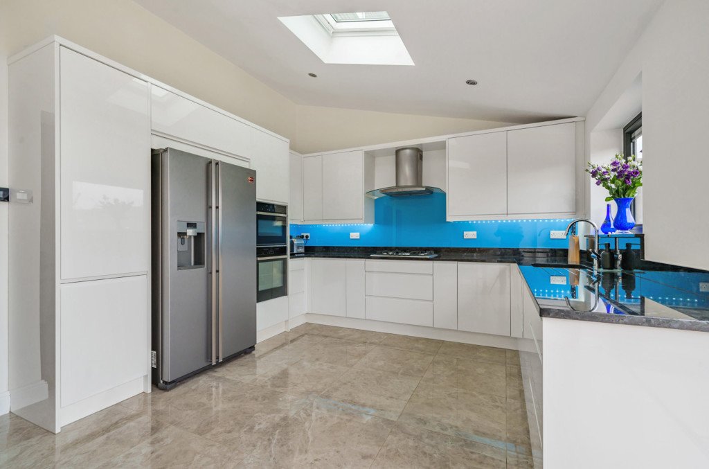 2 bedroom House for sale in Cowdray Road, Hillingdon, UB10 Gibbs