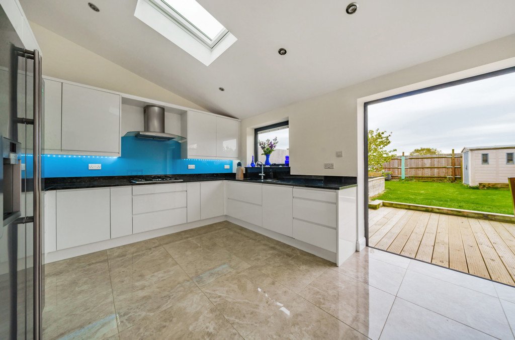 2 bedroom House for sale in Cowdray Road, Hillingdon, UB10 Gibbs