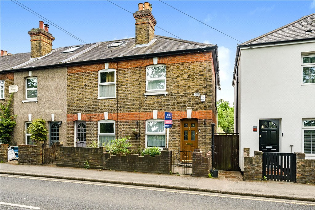 2 bedroom House for sale in Harlington Road, Hillingdon, UB8 Gibbs