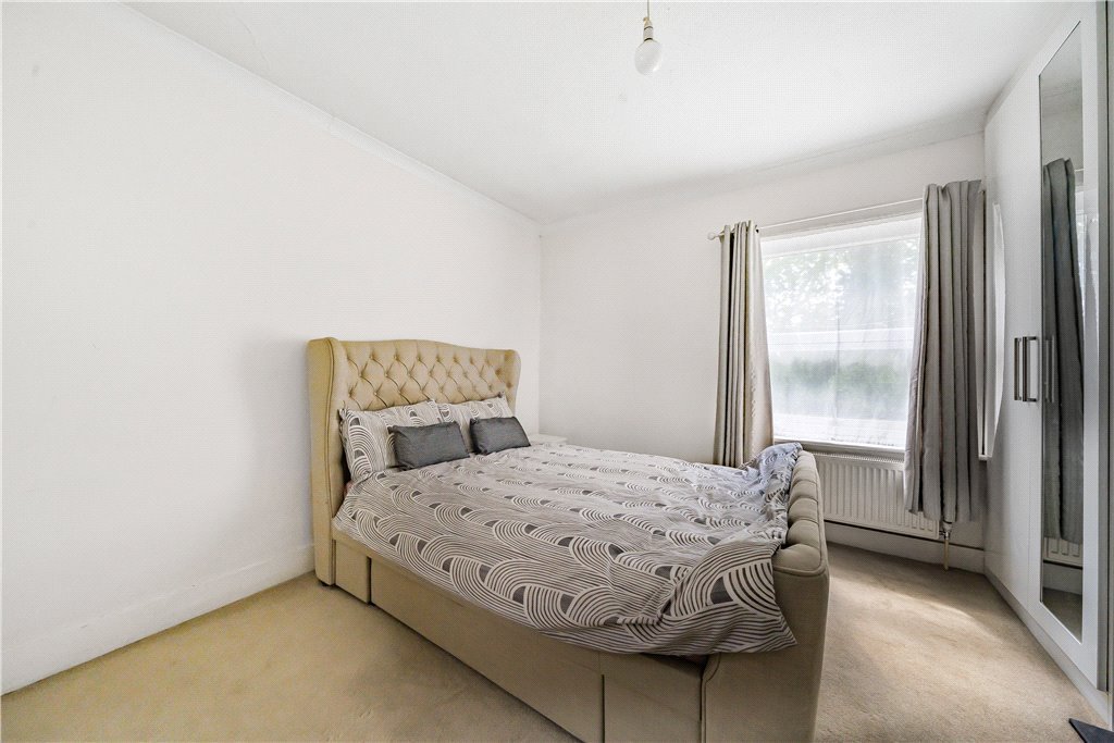 2 bedroom House for sale in Harlington Road, Hillingdon, UB8 Gibbs