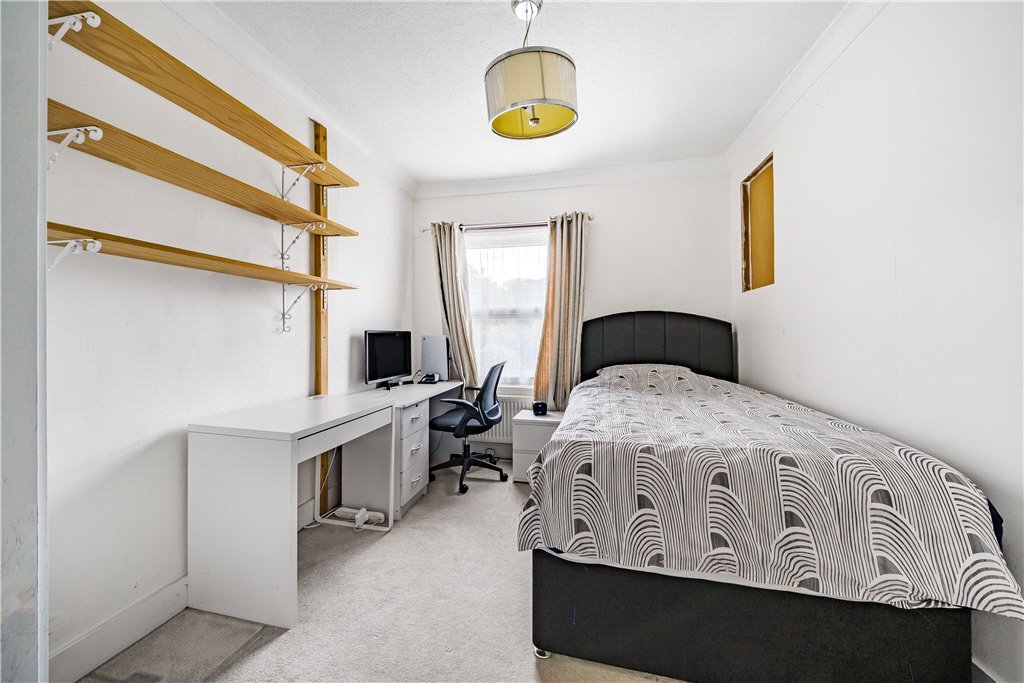 2 bedroom House for sale in Harlington Road, Hillingdon, UB8 Gibbs