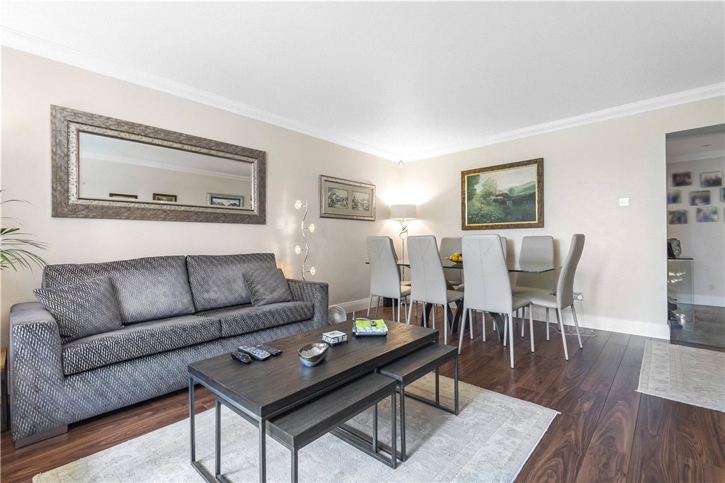 2 bedroom Flat/Apartment for sale in Gordon Avenue, Stanmore, London