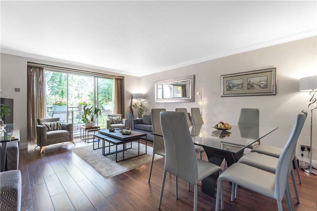 2 bedroom Flat/Apartment for sale in Gordon Avenue, Stanmore, London