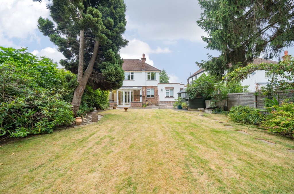 3 bedroom House for sale in The Grove, Ickenham, Middlesex, UB10