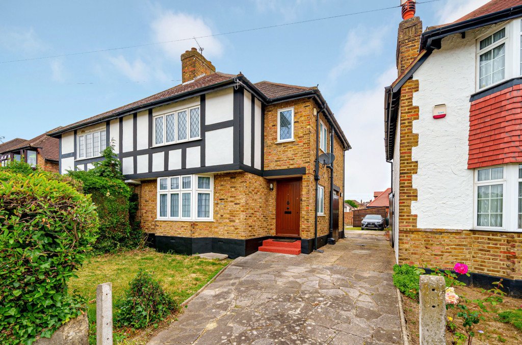 3 bedroom House for sale in Angus Drive, Ruislip, Middlesex, HA4