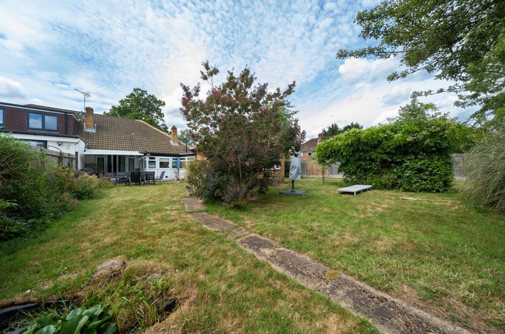 3 bedroom Bungalow for sale in Fore Street, Pinner, Middlesex, HA5