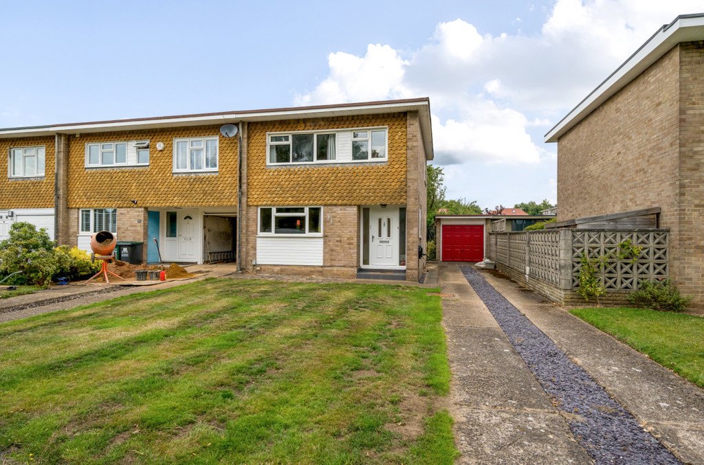 3 bedroom House for sale in Sycamore Road, Croxley Green, Rickmansworth, Hertfordshire, WD3