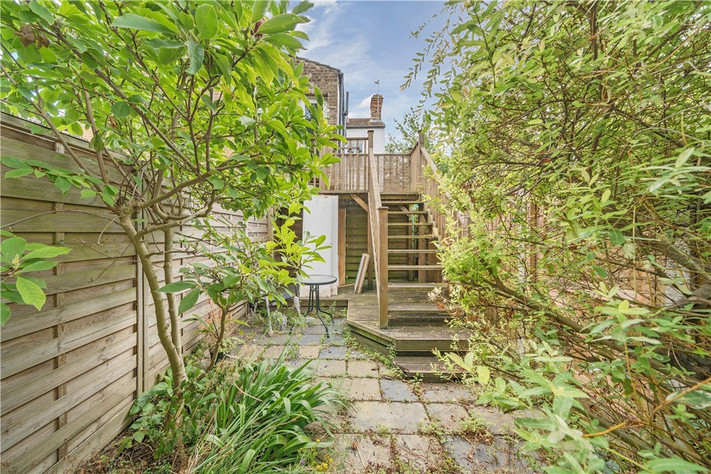 2 bedroom for sale in Green Lane, Hanwell, London, W7