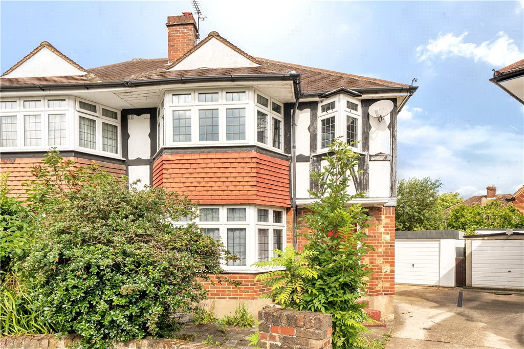 3 bedroom House for sale in Essex Close, Ruislip, Middlesex, HA4