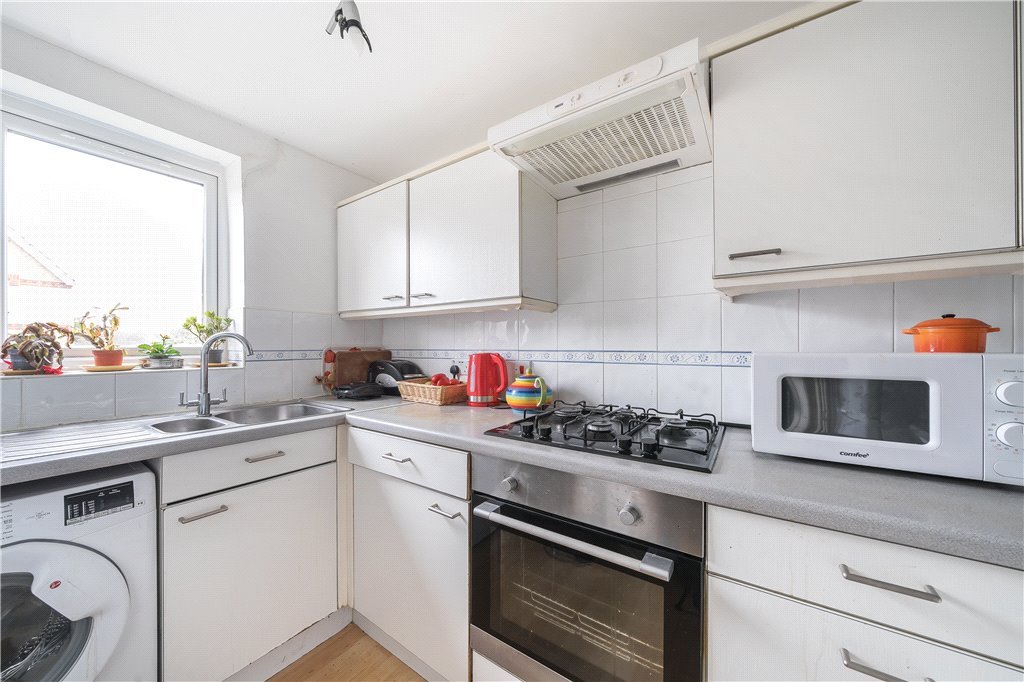 2 bedroom House for sale in Cherry Hills, Watford, Hertfordshire, WD19