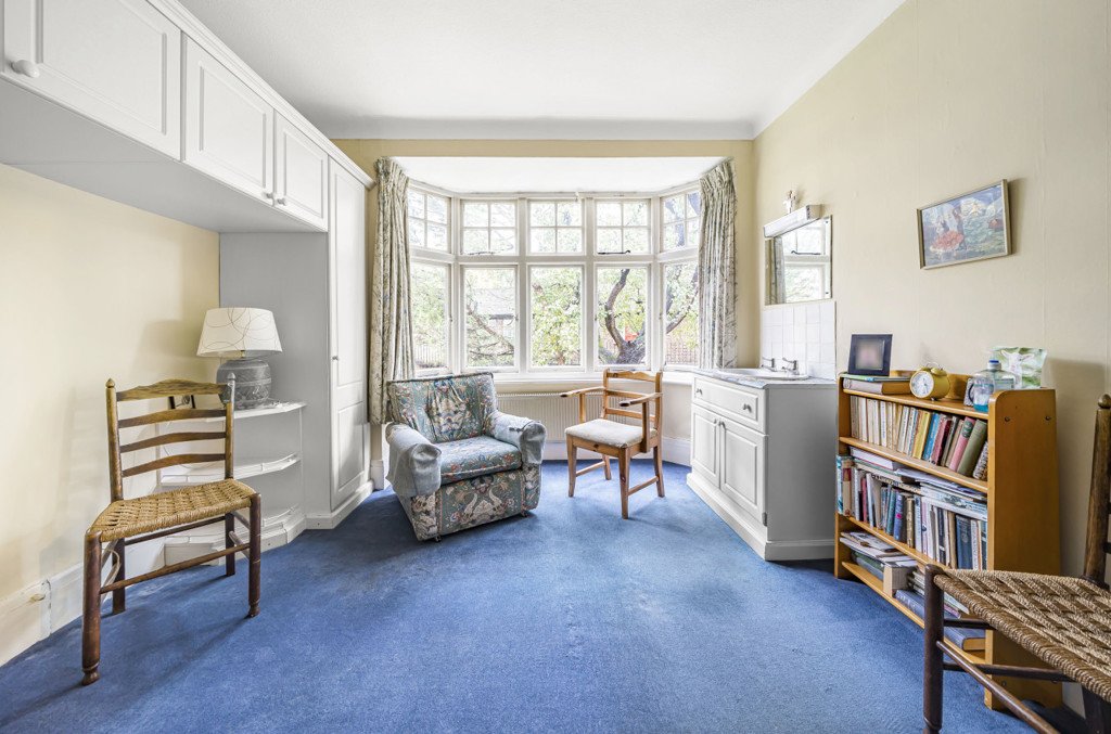 2 bedroom Flat/Apartment for sale in Eaton Rise, Ealing, London, W5