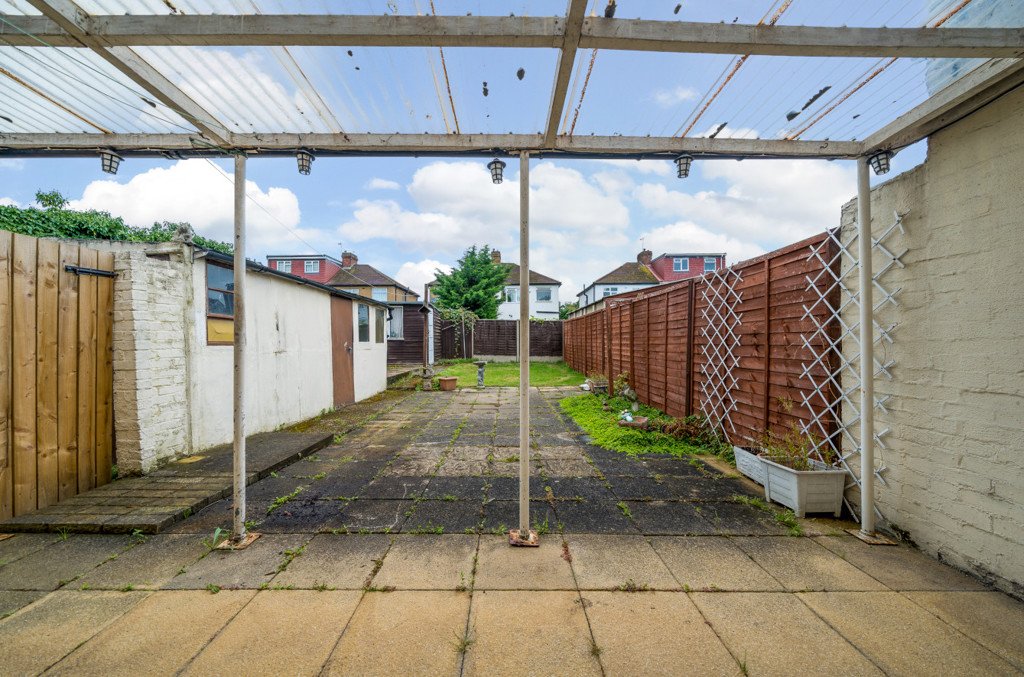 3 bedroom House for sale in Parkfield Road, Northolt, Middlesex, UB5 Gibbs Gillespie