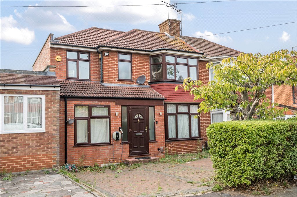 4 bedroom House for sale in Ladycroft Walk, Stanmore, Middlesex, HA7