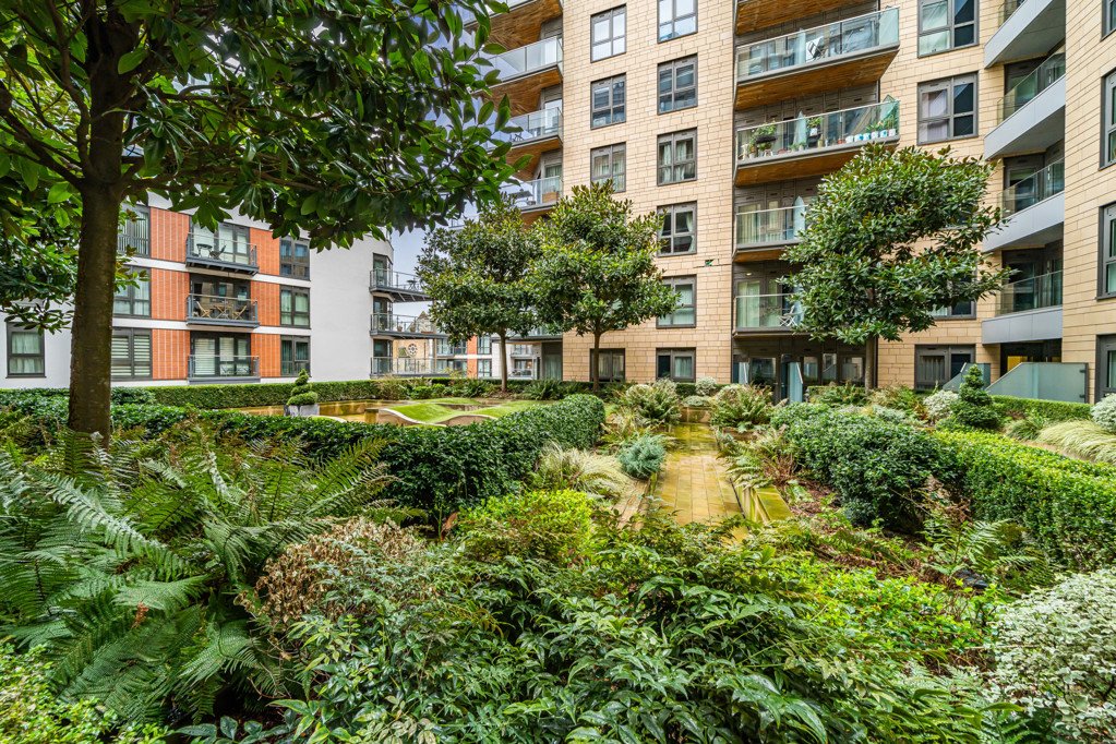 1 bedroom Flat/Apartment for sale in Dashwood House, Dickens Yard