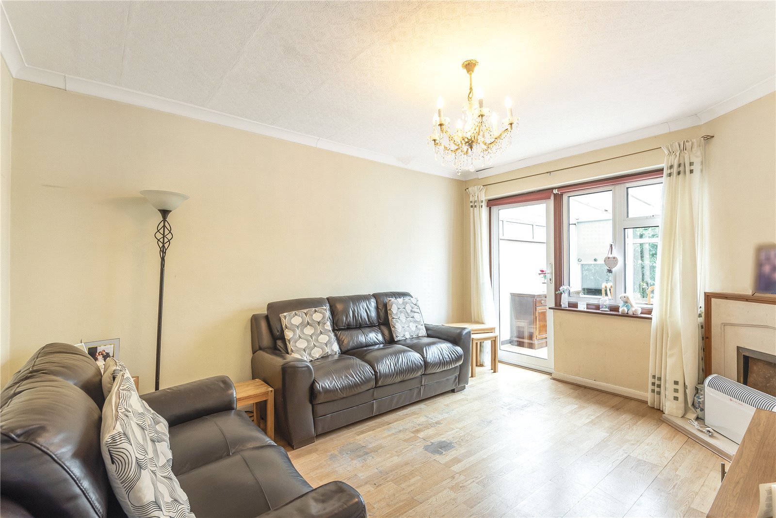 2 bedroom Bungalow for sale in Woodford Crescent, Pinner, Middlesex