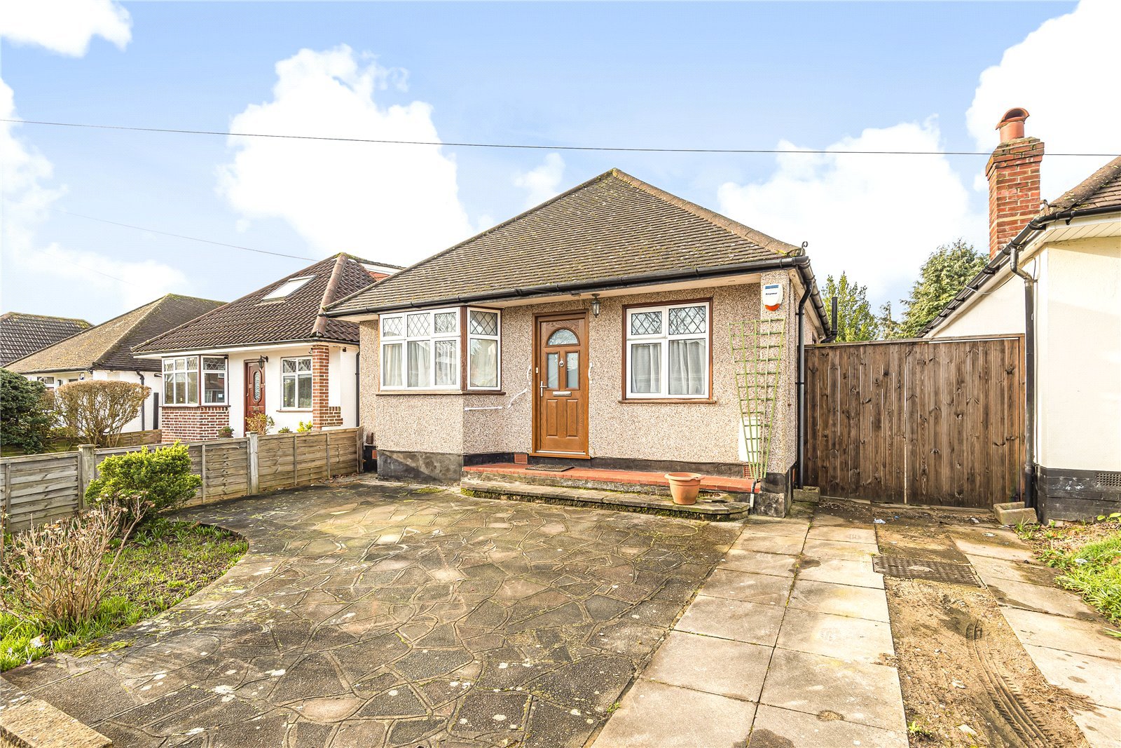 2 bedroom Bungalow for sale in Woodford Crescent, Pinner, Middlesex