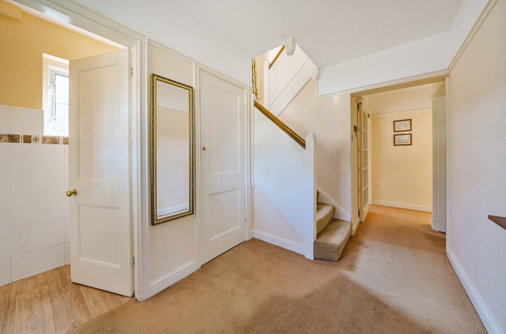 3 bedroom House for sale in Evelyn Drive, Pinner, Middlesex, HA5