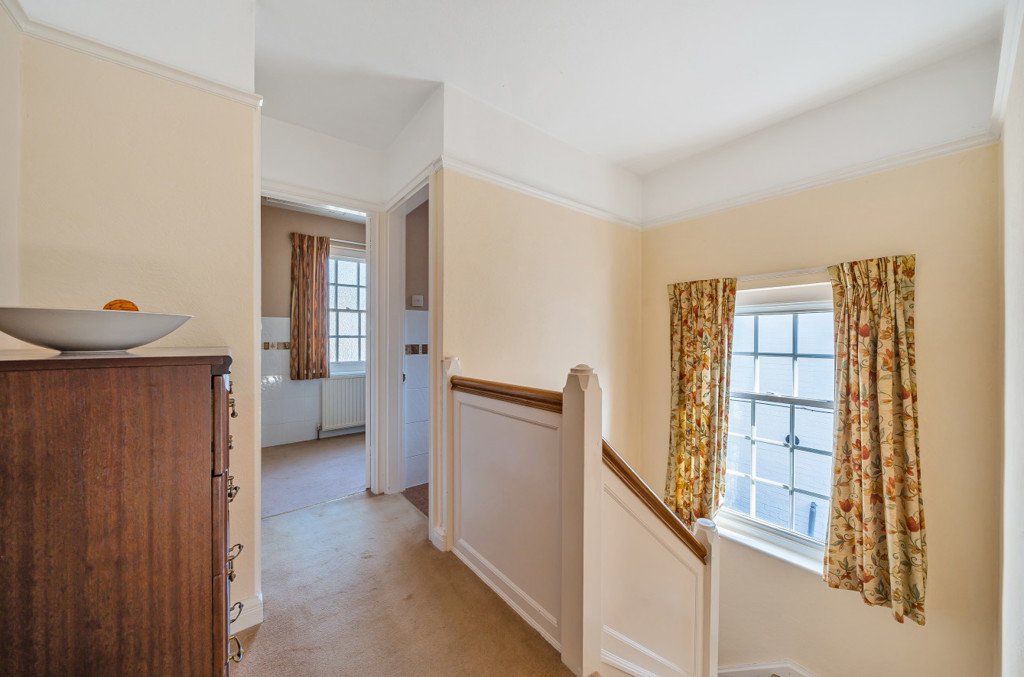 3 bedroom House for sale in Evelyn Drive, Pinner, Middlesex, HA5