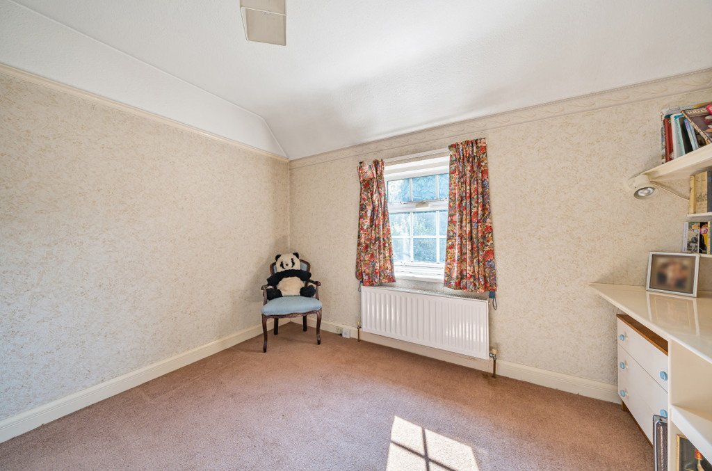 3 bedroom House for sale in Evelyn Drive, Pinner, Middlesex, HA5