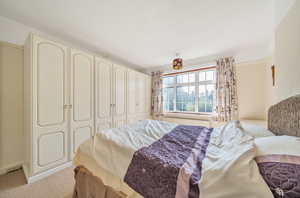 3 bedroom House for sale in Evelyn Drive, Pinner, Middlesex, HA5