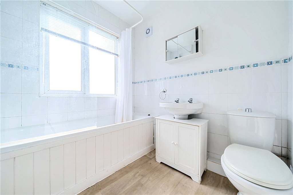 2 bedroom House for sale in Parkfield Crescent, Ruislip, Middlesex, HA4