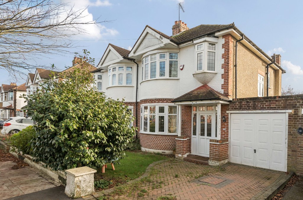 3 bedroom House for sale in Fairfield Avenue, Ruislip, Middlesex, HA4