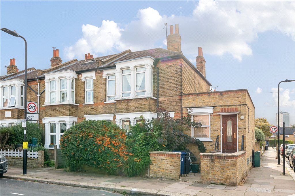 2 bedroom Flat/Apartment for sale in Darwin Road, Northfields, London