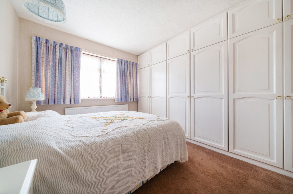 3 bedroom House for sale in The Heights, Northolt, Middlesex, UB5