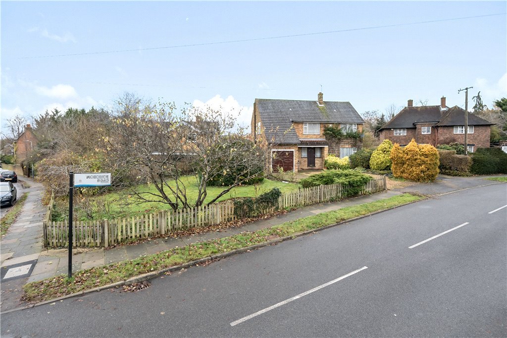 3 bedroom House for sale in Woodside Road, Northwood, Middlesex, HA6