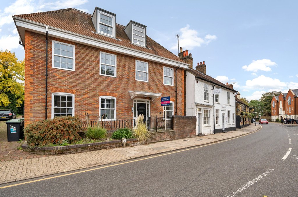 1 bedroom Flat/Apartment for sale in High Street, Rickmansworth
