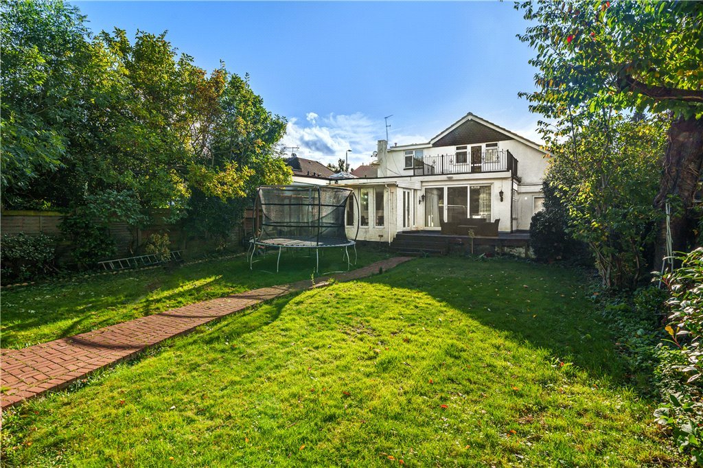 4 bedroom House for sale in Brookdene Avenue, Watford, Hertfordshire