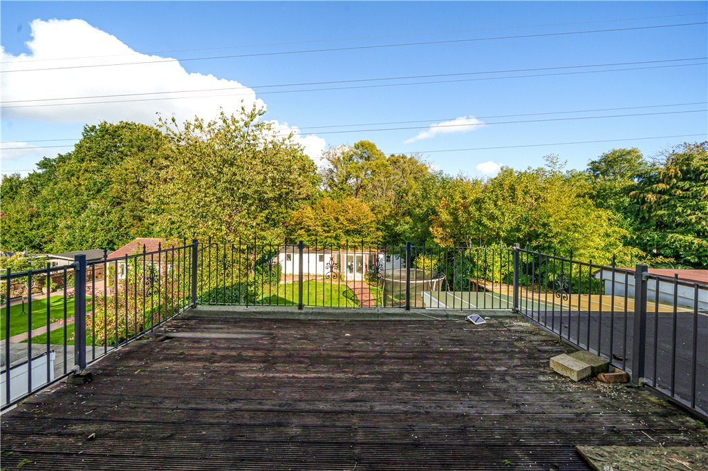 4 bedroom House for sale in Brookdene Avenue, Watford, Hertfordshire