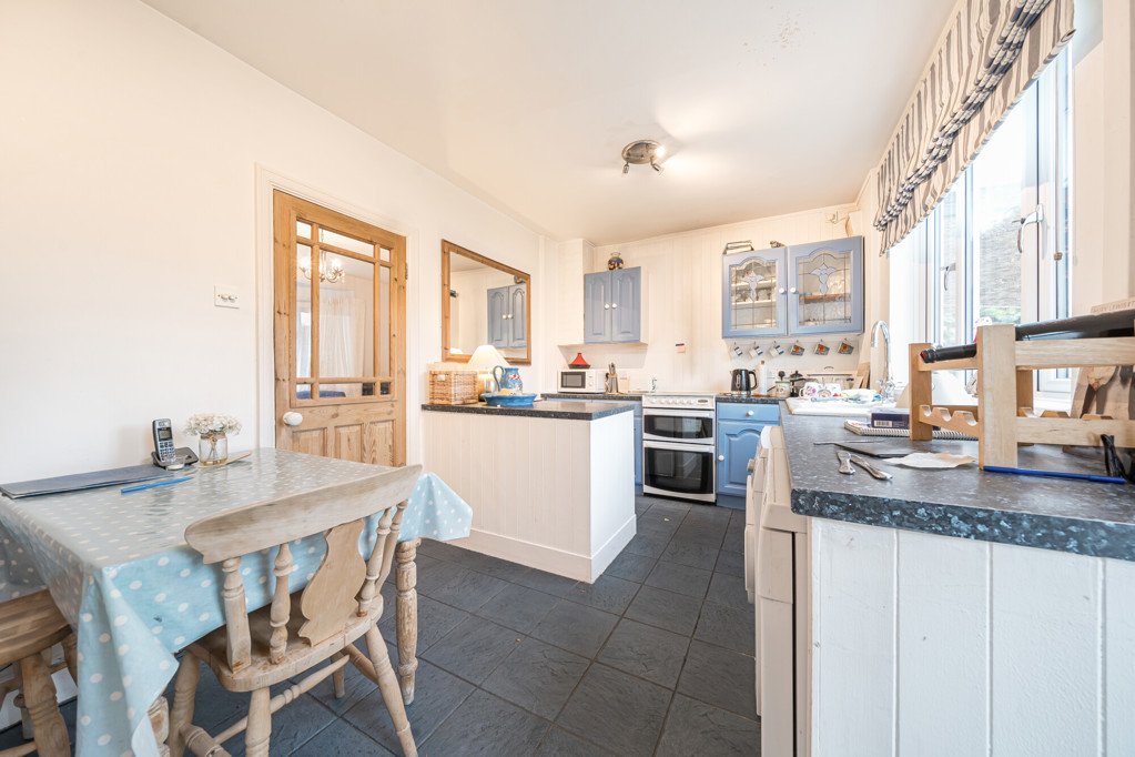 2 bedroom House for sale in Beverley Road, Ruislip, Middlesex, HA4