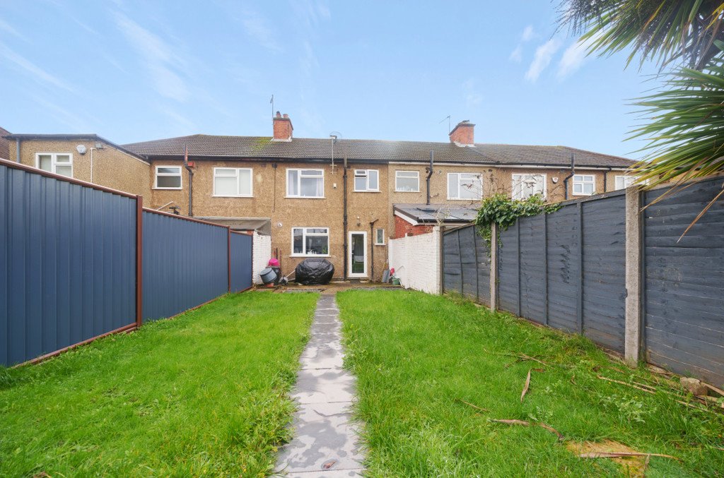 2 bedroom House for sale in Chelston Road, Ruislip, Middlesex, HA4