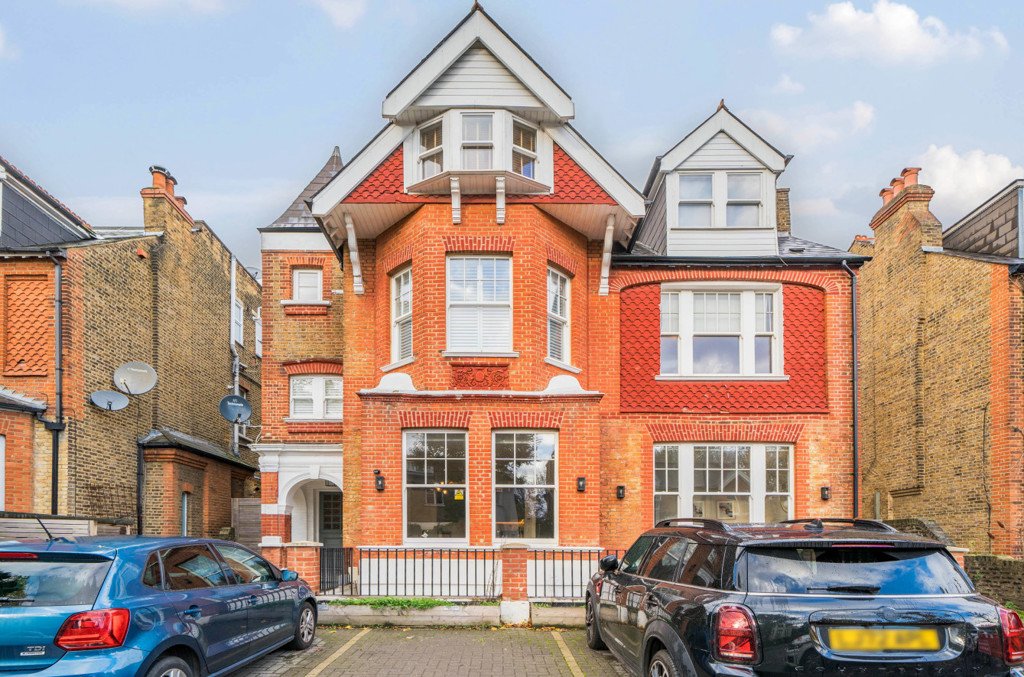 1 bedroom Flat/Apartment for sale in Madeley Road, London, W5 Gibbs
