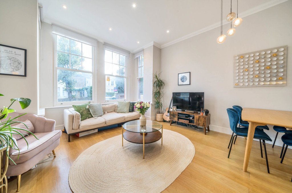 1 bedroom Flat/Apartment for sale in Madeley Road, London, W5 Gibbs