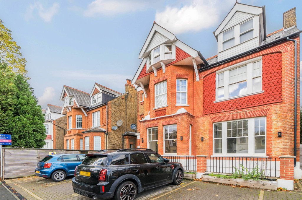 1 bedroom Flat/Apartment for sale in Madeley Road, London, W5 Gibbs