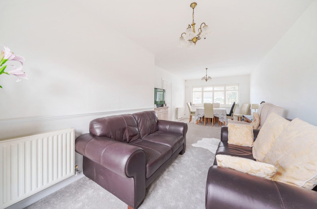 2 bedroom Bungalow for sale in Eastwick Crescent, Mill End