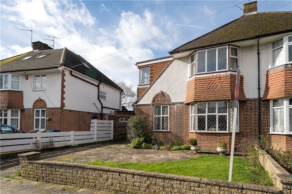 4 bedroom House for sale in Hill Road, Pinner, Middlesex, HA5 Gibbs