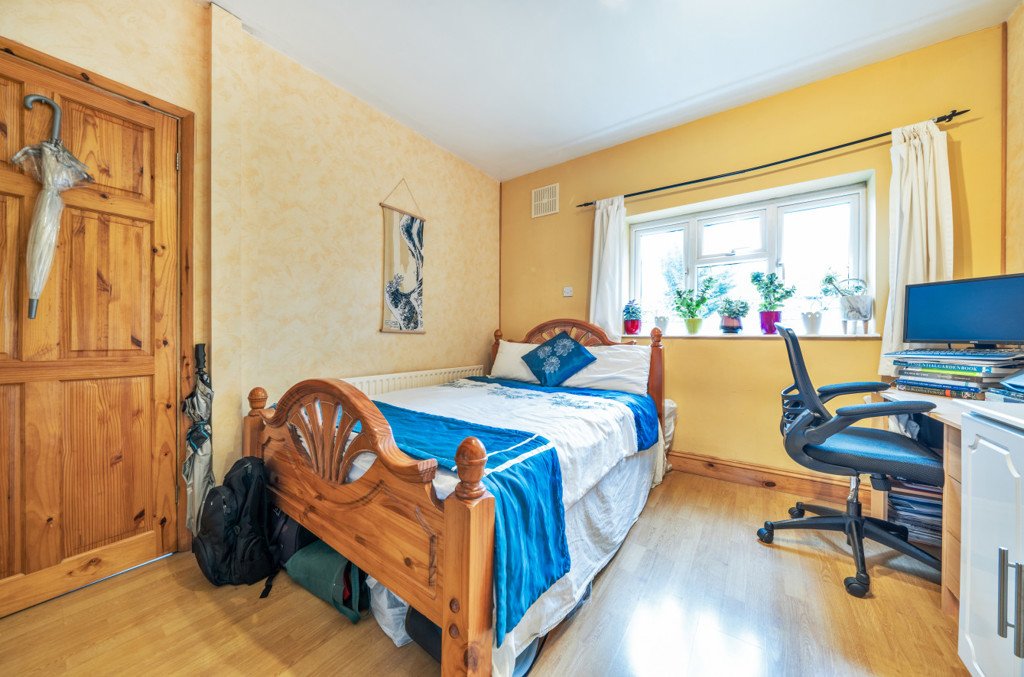 2 bedroom for sale in Bromley Crescent, Ruislip, Middlesex